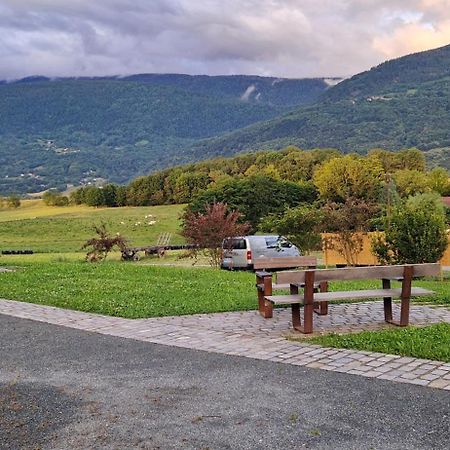 Appartement Cosy Et Confortable Brié-et-Angonnes Kültér fotó